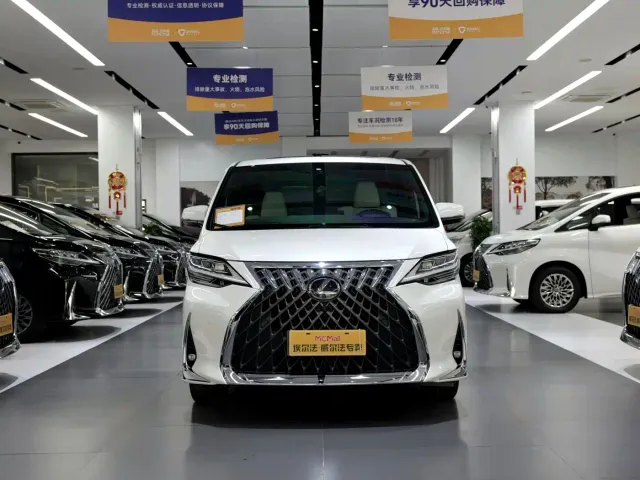 Lexus LM — Фото автомобиля 8