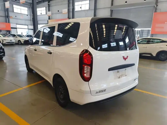 Wuling Hongguang — Фото автомобиля 4