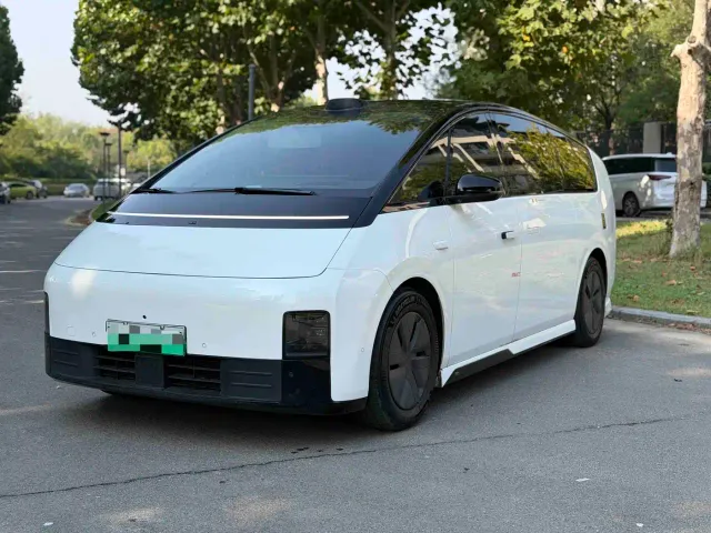Фотография автомобиля — Li Auto MEGA
