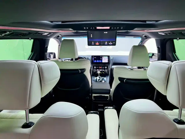 Lexus LM — Фото автомобиля 16