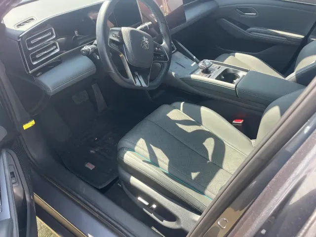 BYD Qin L — Фото автомобиля 11