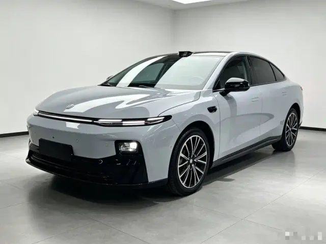 Фотография автомобиля — Leapmotor B01