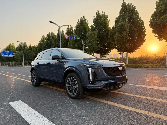 Фотография автомобиля — Cadillac XT5