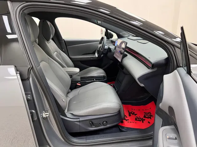 Lynk & Co Z20 — Фото автомобиля 30