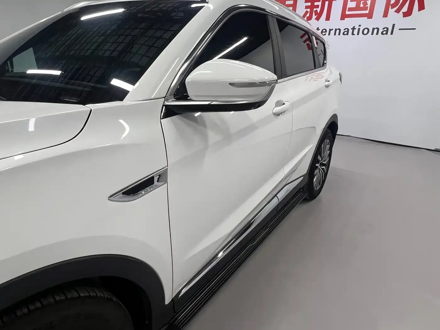 Jetour Jetour X70 PLUS 2023 1.5T DCT Warrior PLUS 7-seater — Фото автомобиля 6
