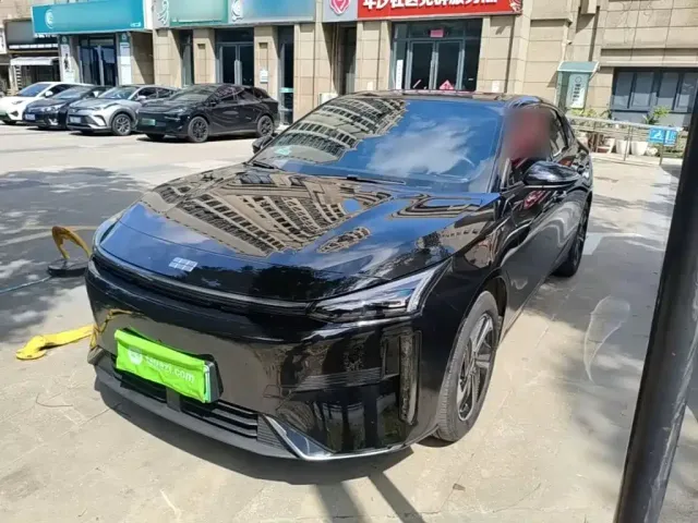 Фотография автомобиля — Geely Galaxy L6