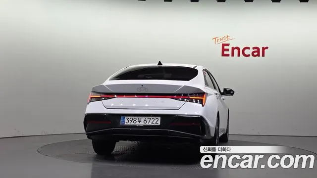Hyundai Avante — Фото автомобиля 4