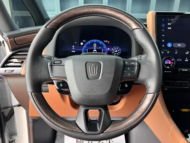 Toyota Vellfire — Фото автомобиля 24