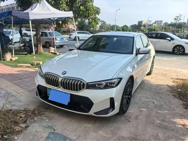 Фотография автомобиля — BMW 3 Series