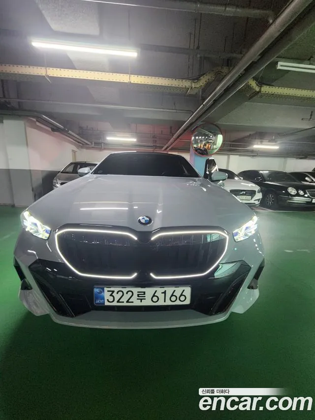 BMW 5 Series — Фото автомобиля 9