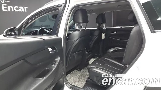 Hyundai Santa Fe — Фото автомобиля 16