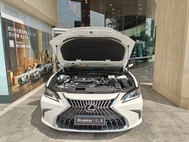 Lexus ES — Фото автомобиля 6