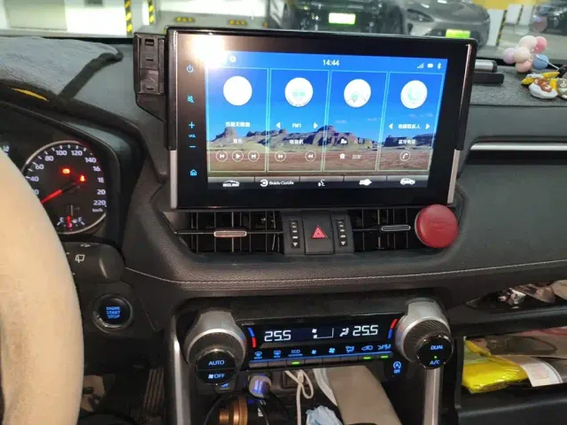 Toyota Wildlander — Фото автомобиля 14