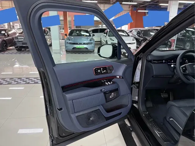 ZEEKR Zeekr 9X 2025 model Ultra Edition 70kWh — Фото автомобиля 5