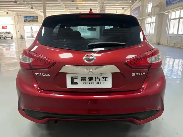Nissan Tiida — Фото автомобиля 5
