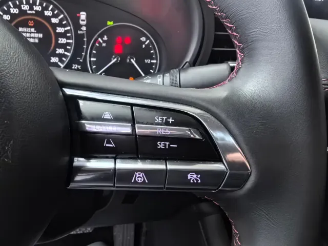 Mazda Axela — Фото автомобиля 12