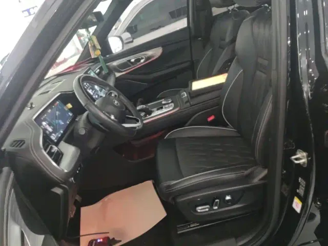 GAC Trumpchi GS8 — Фото автомобиля 14