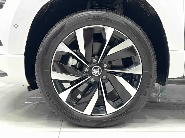 Skoda Karoq — Фото автомобиля 16