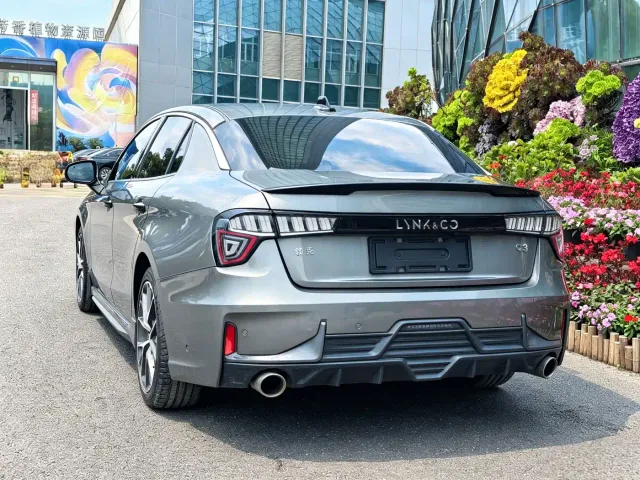 Lynk & Co Lynk & Co 03 2019 1.5TD DCT Power Edition China VI — Фото автомобиля 12