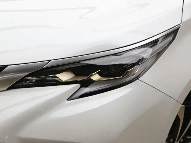 Toyota Granvia 2022 2.5L Hybrid Noble Edition — Фото автомобиля 25
