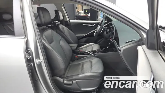 Kia Niro New — Фото автомобиля 17