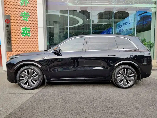 Li Auto L8 — Фото автомобиля 3