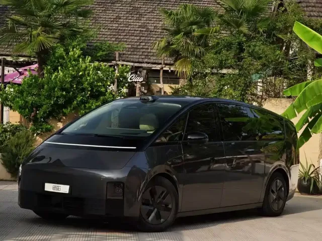 Li Auto MEGA — Фото автомобиля 2