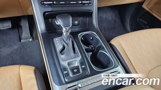 Kia Canival Carnival 4 поколение Дизель 9 мест Prestige — Фото автомобиля 9