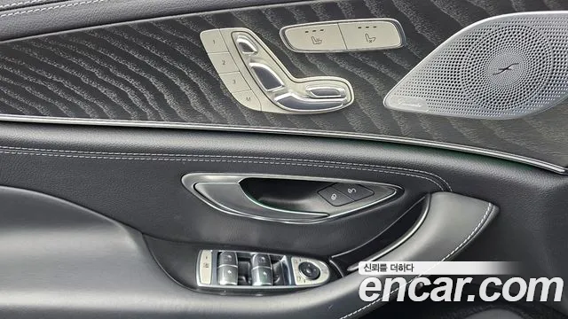 Mercedes-Benz CLS-Class — Фото автомобиля 30