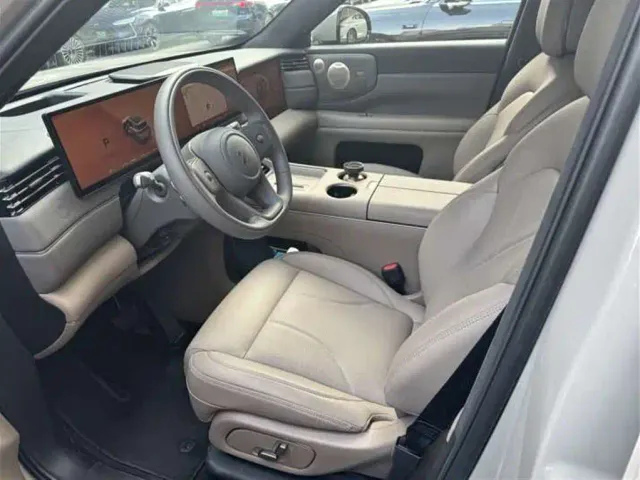 IM Motors LS8 — Фото автомобиля 7