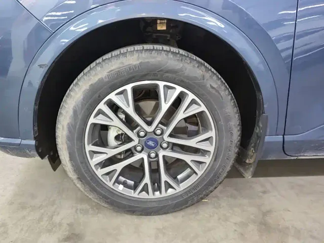 Ford Escape — Фото автомобиля 22