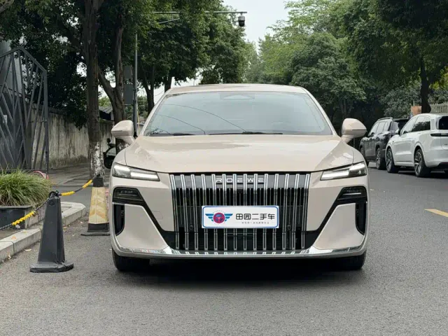 Roewe M7 DMH — Фото автомобиля 2