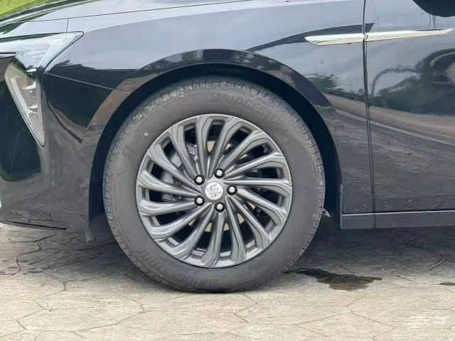 Buick LaCrosse — Фото автомобиля 8