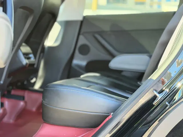 Tesla Model Y — Фото автомобиля 6