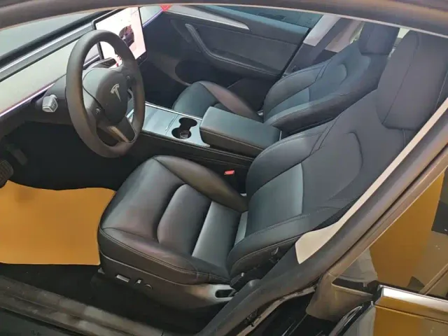 Tesla Model Y — Фото автомобиля 14
