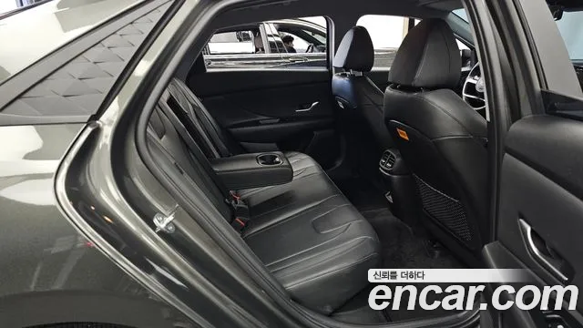 Hyundai Avante CN7 — Фото автомобиля 18