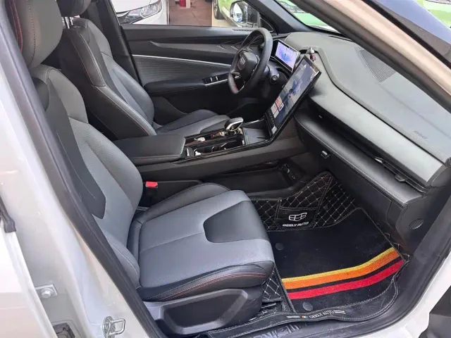 Geely Boyue — Фото автомобиля 11
