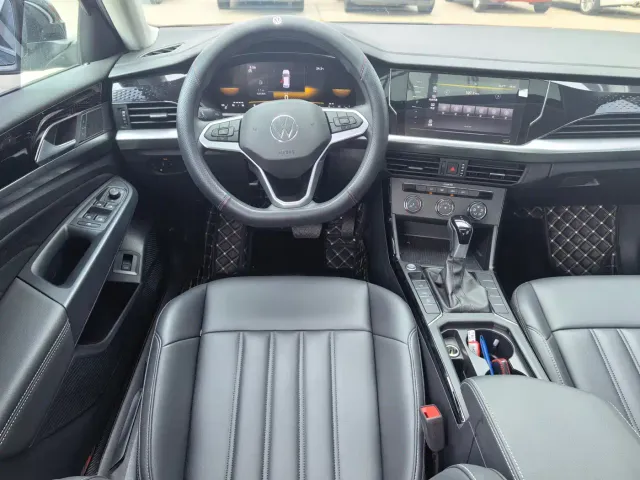 Volkswagen Passat — Фото автомобиля 14