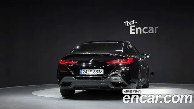 BMW 8-Series — Фото автомобиля 4