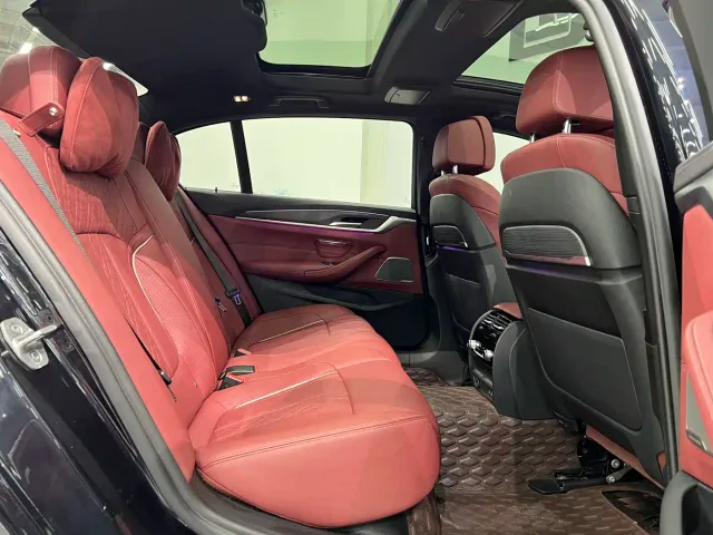 BMW 5 Series — Фото автомобиля 13