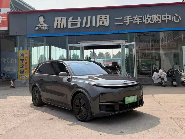 Li Auto L8 — Фото автомобиля 3