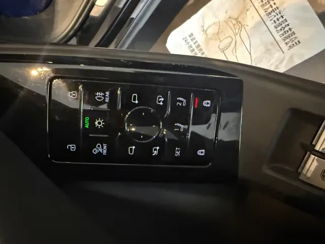 Audi Q6L e-tron — Фото автомобиля 16