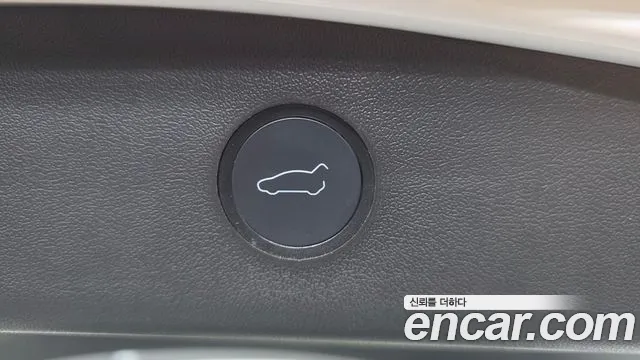 Tesla Model 3 — Фото автомобиля 18
