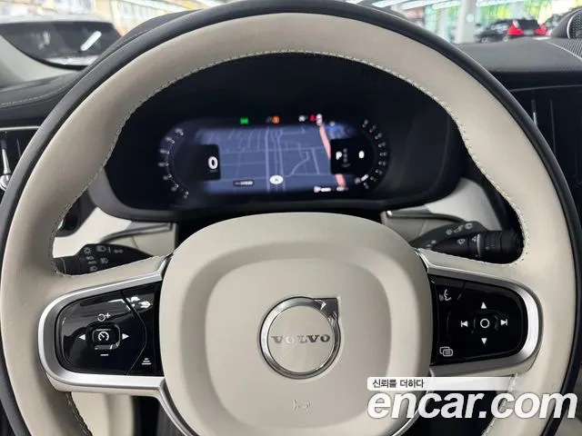 Вольво XC60 — Фото автомобиля 13