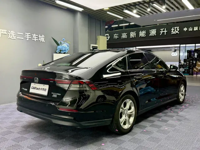 Honda Accord — Фото автомобиля 14