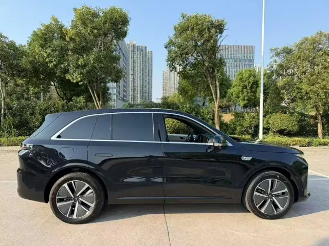 Li Auto L6 — Фото автомобиля 7