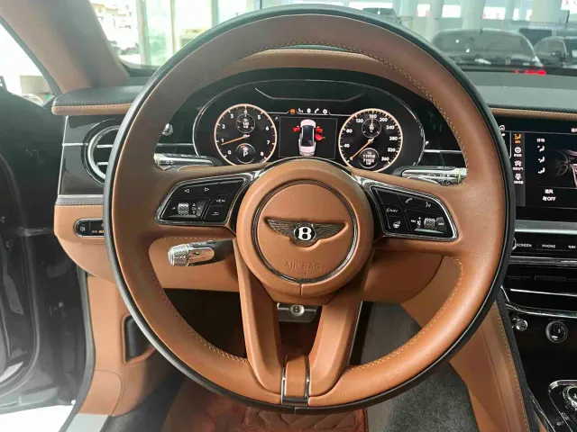 Bentley Flying Spur — Фото автомобиля 20