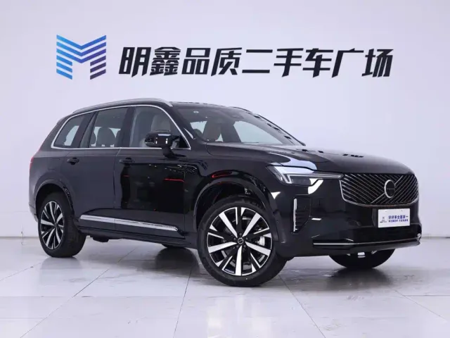 Volvo XC90 — Фото автомобиля 5