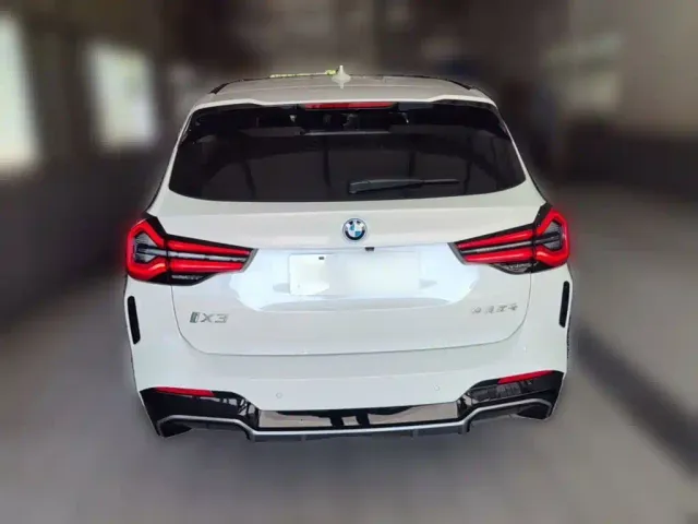 BMW iX3 — Фото автомобиля 7