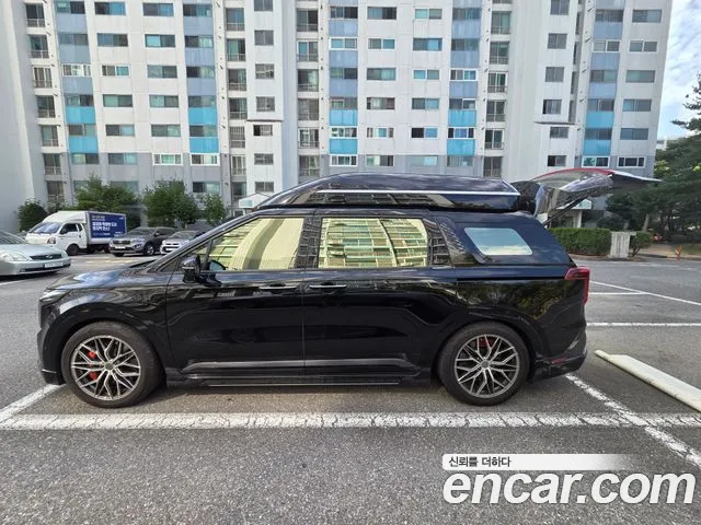 Kia Carnival Generation 4 — Фото автомобиля 2